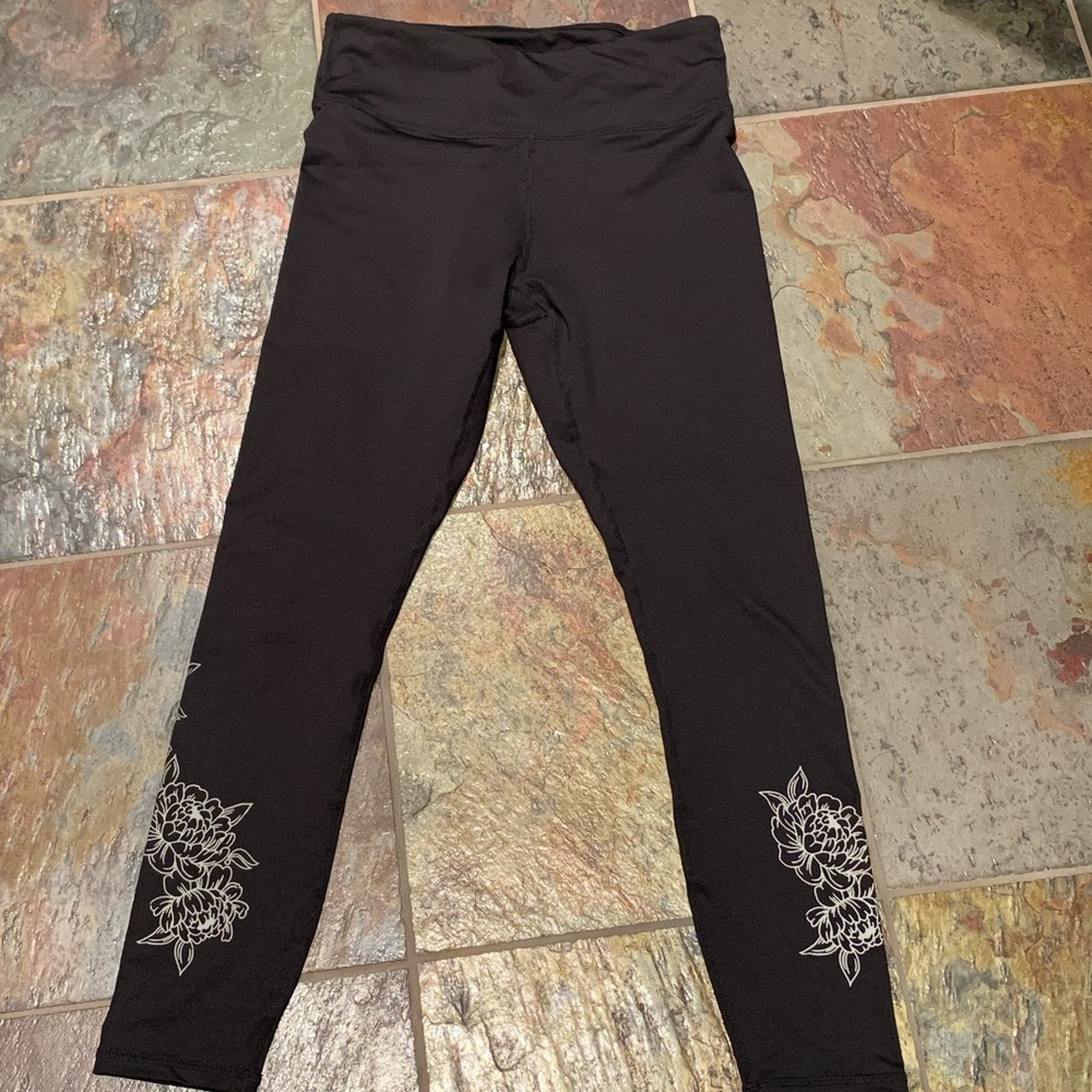 Black Fabletics leggings